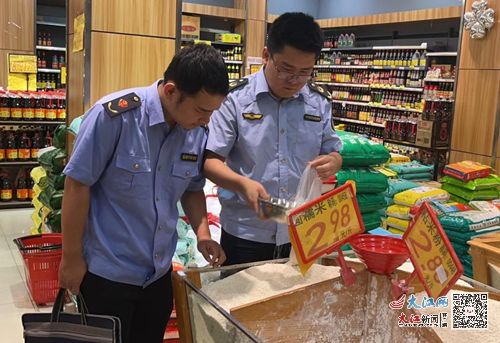东临新区市场监管局开展端午节前食品安全专项检查